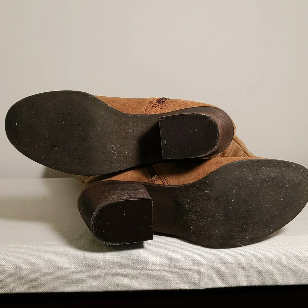 Carlos Santana stylish tan
